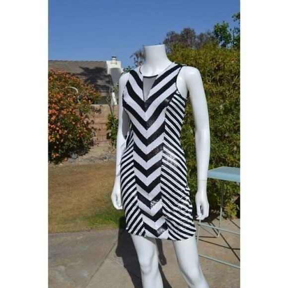 NEW Bebe Sequin Cocktail Party Mini Dress Black White Chevron XS Small LT01P - Picture 1 of 8